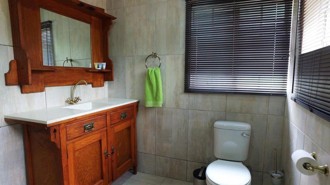 Kruger'S Guest House White River Esterno foto