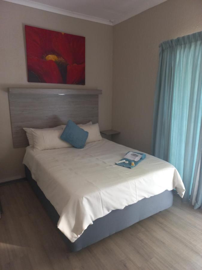 Kruger'S Guest House White River Esterno foto