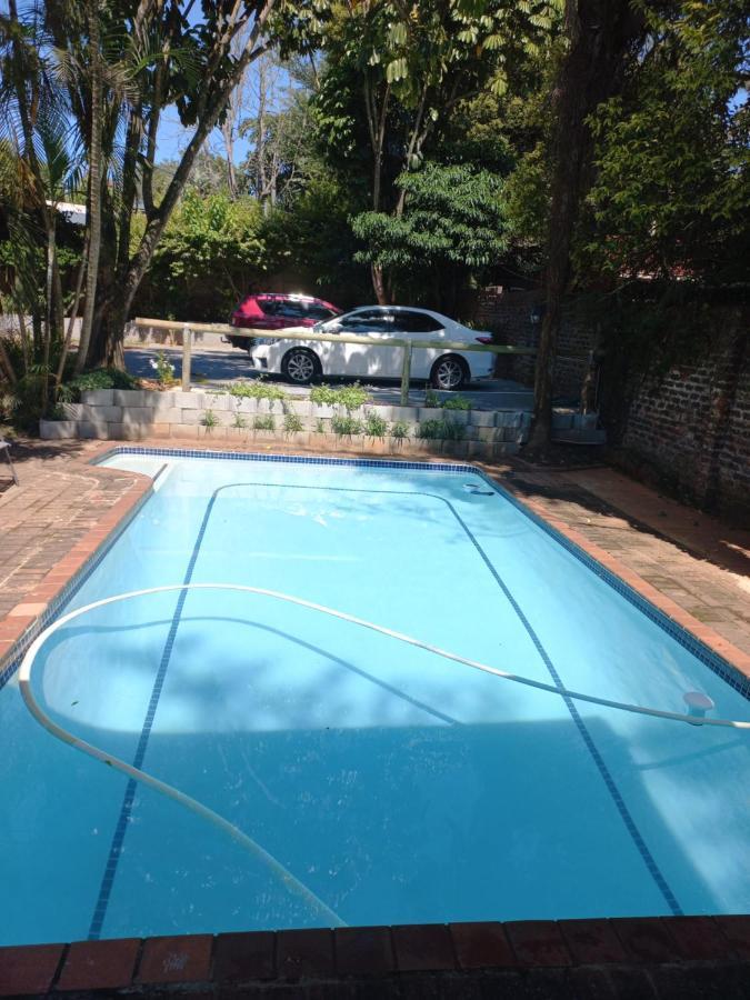 Kruger'S Guest House White River Esterno foto