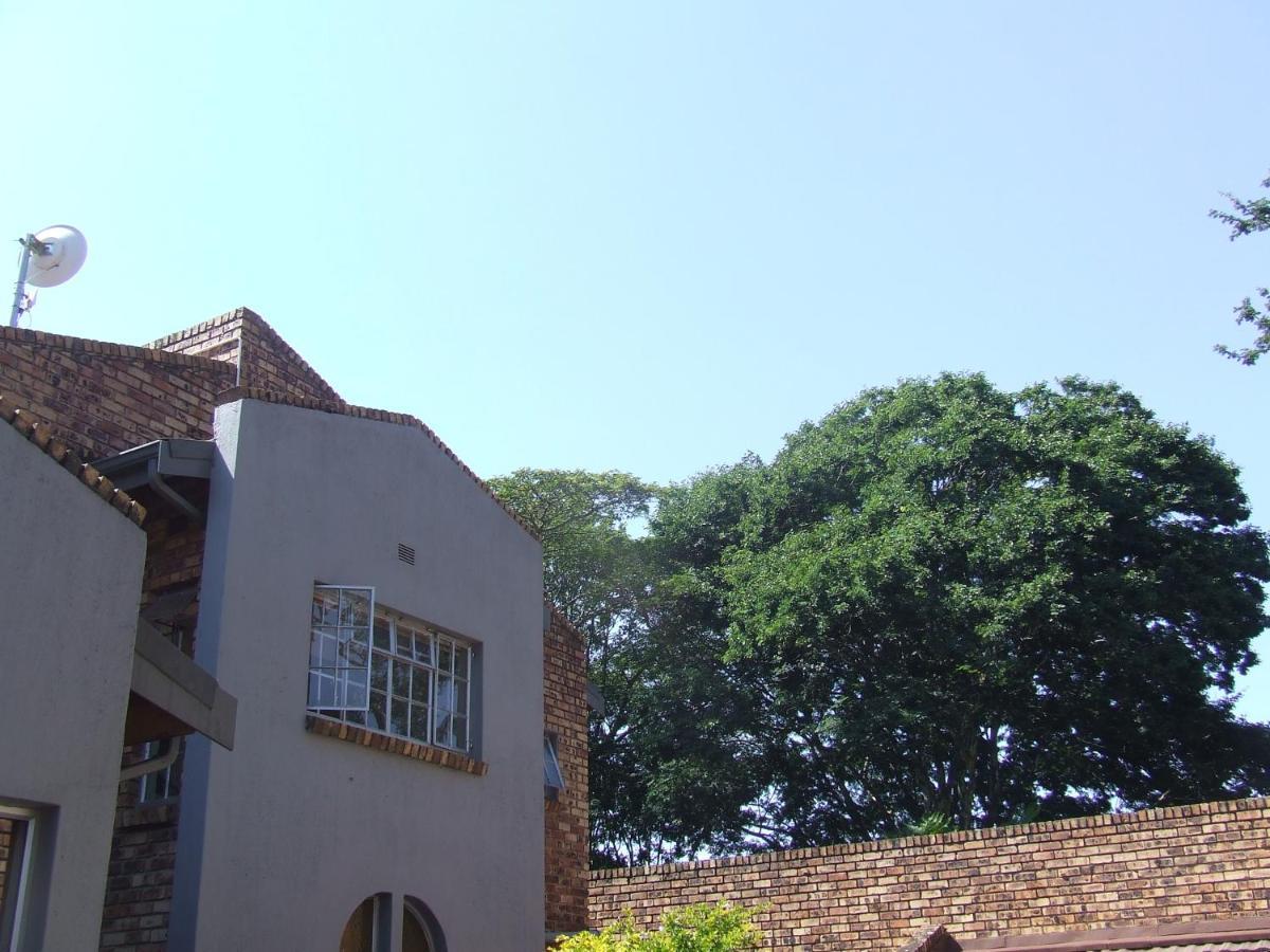 Kruger'S Guest House White River Esterno foto