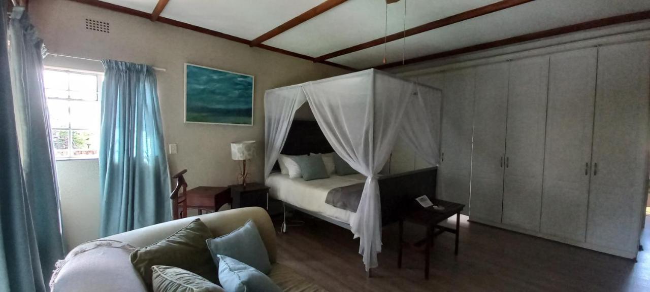 Kruger'S Guest House White River Esterno foto