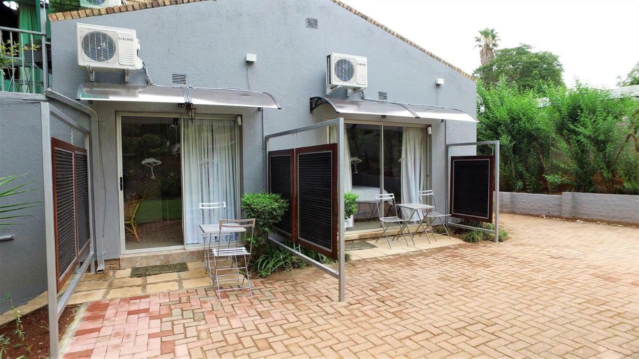 Kruger'S Guest House White River Esterno foto