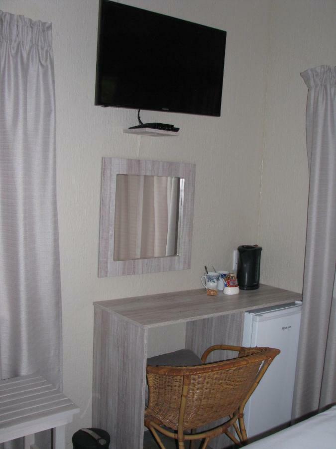 Kruger'S Guest House White River Esterno foto