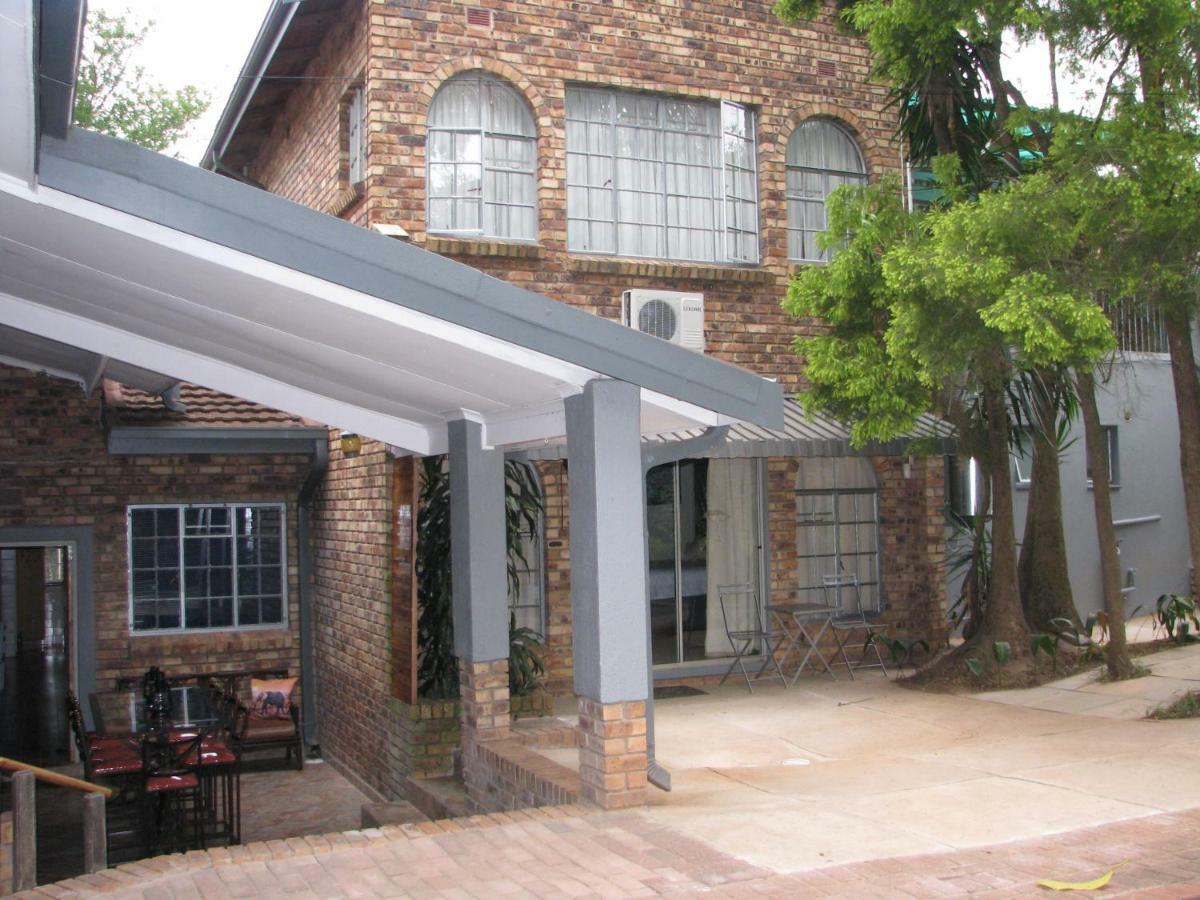 Kruger'S Guest House White River Esterno foto